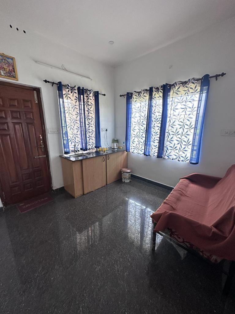 Sandy 4 Bhk Homestay - Only Adults Allowed Ooty Luaran gambar
